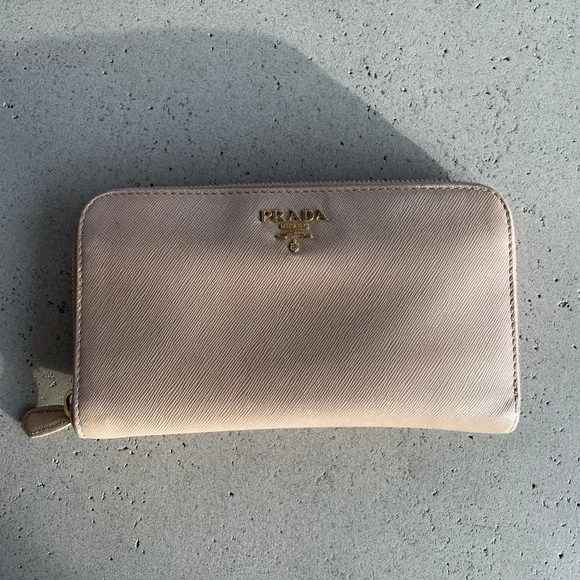 PRADA nude prada saffiano zip wallet - Picture 3 of 16